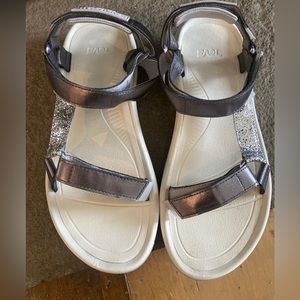 Teva & Christian Cowan collab!